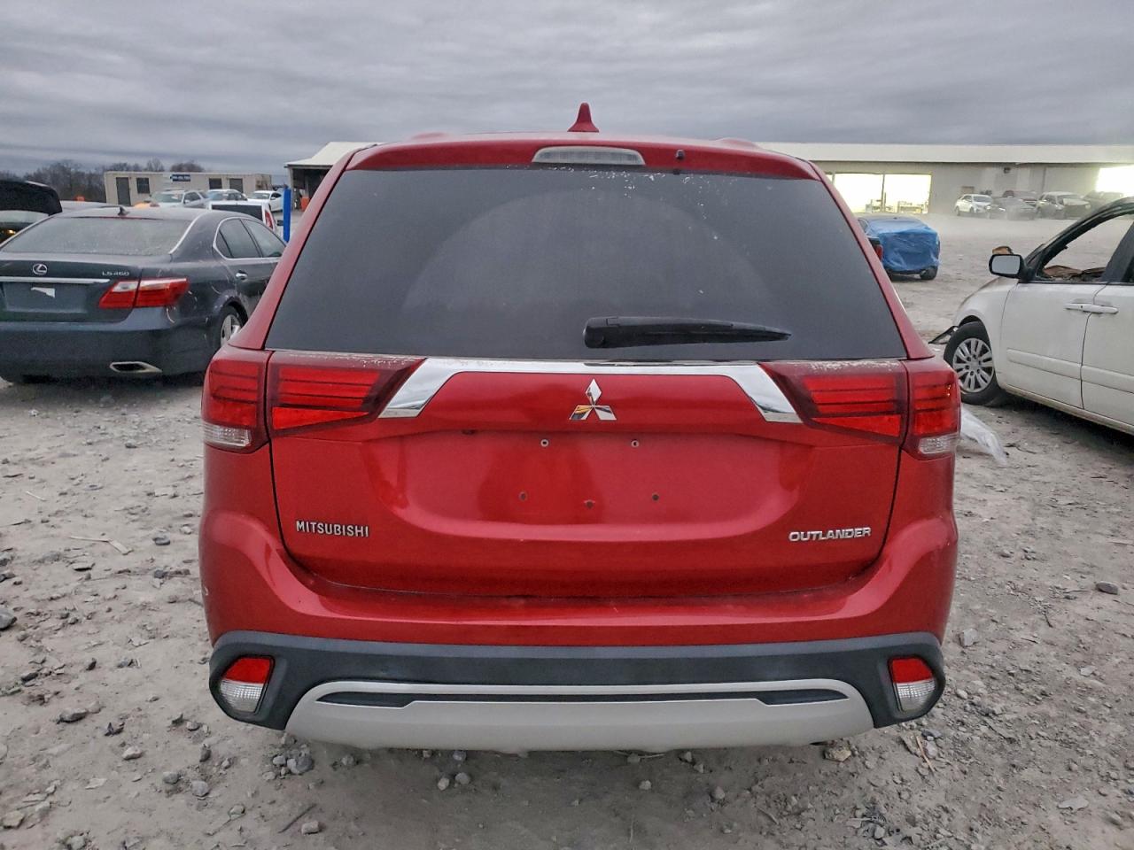2019 MITSUBISHI OUTLANDER SE photo 6
