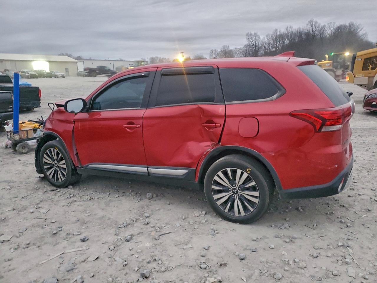 2019 MITSUBISHI OUTLANDER SE photo 2