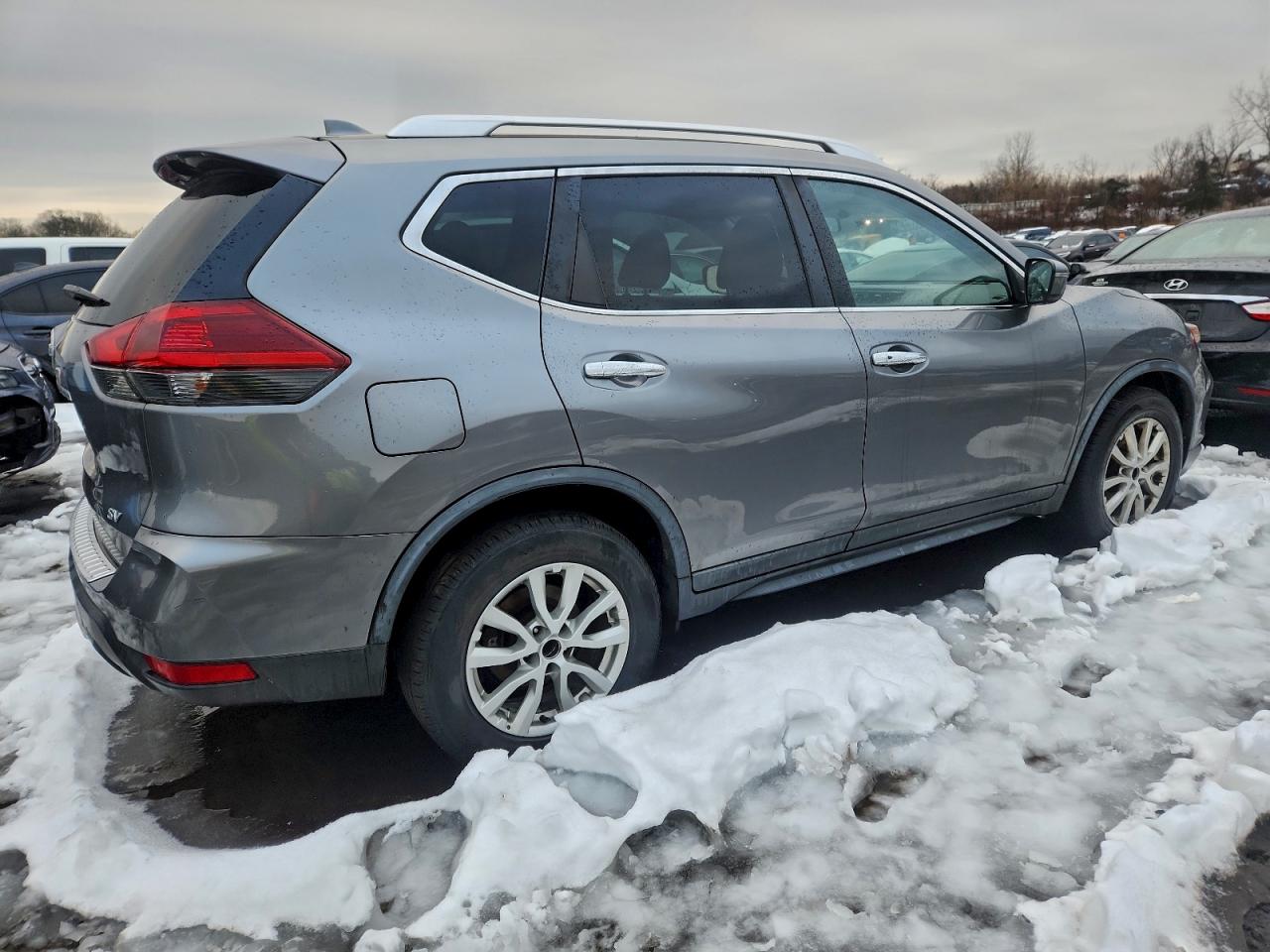 2018 NISSAN ROGUE S photo 3