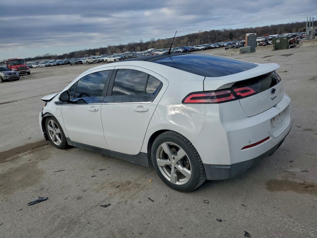 2014 CHEVROLET VOLT photo 2