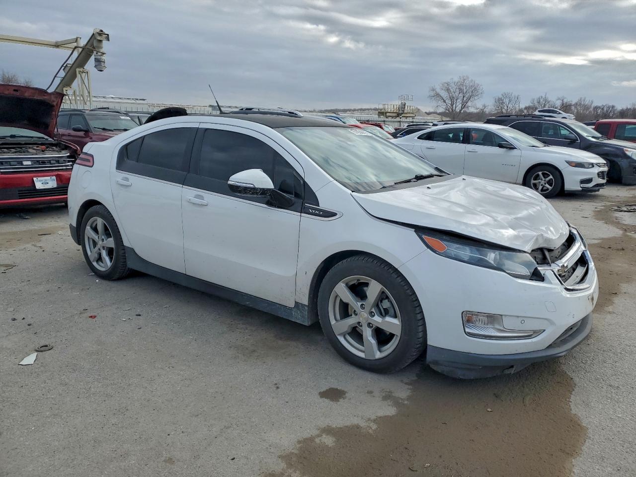 2014 CHEVROLET VOLT photo 4