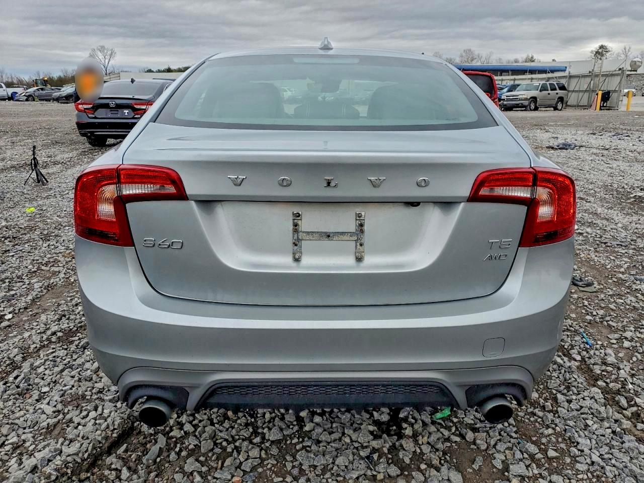 2017 VOLVO S60 DYNAMIC photo 6