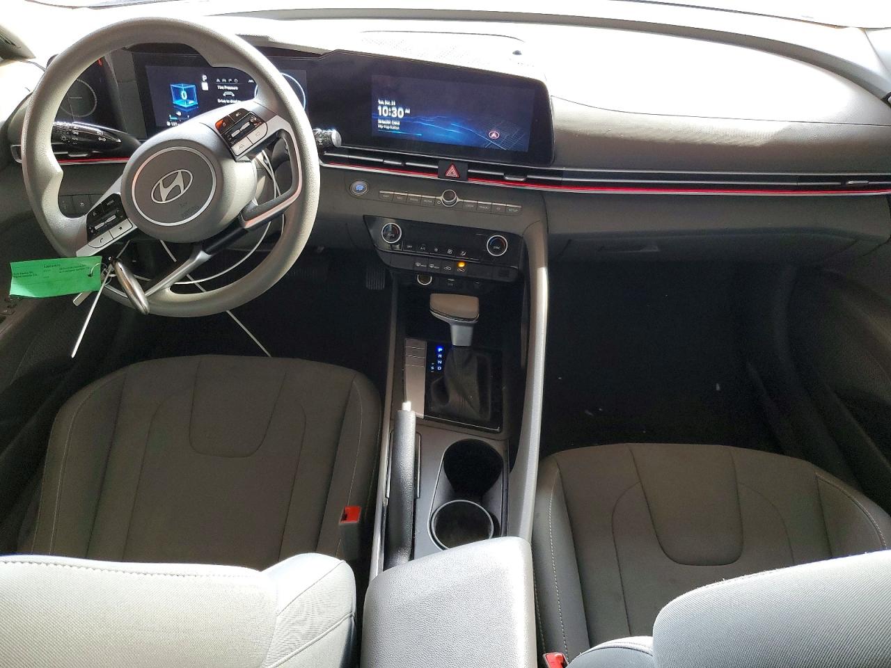 2024 HYUNDAI ELANTRA SEL photo 8