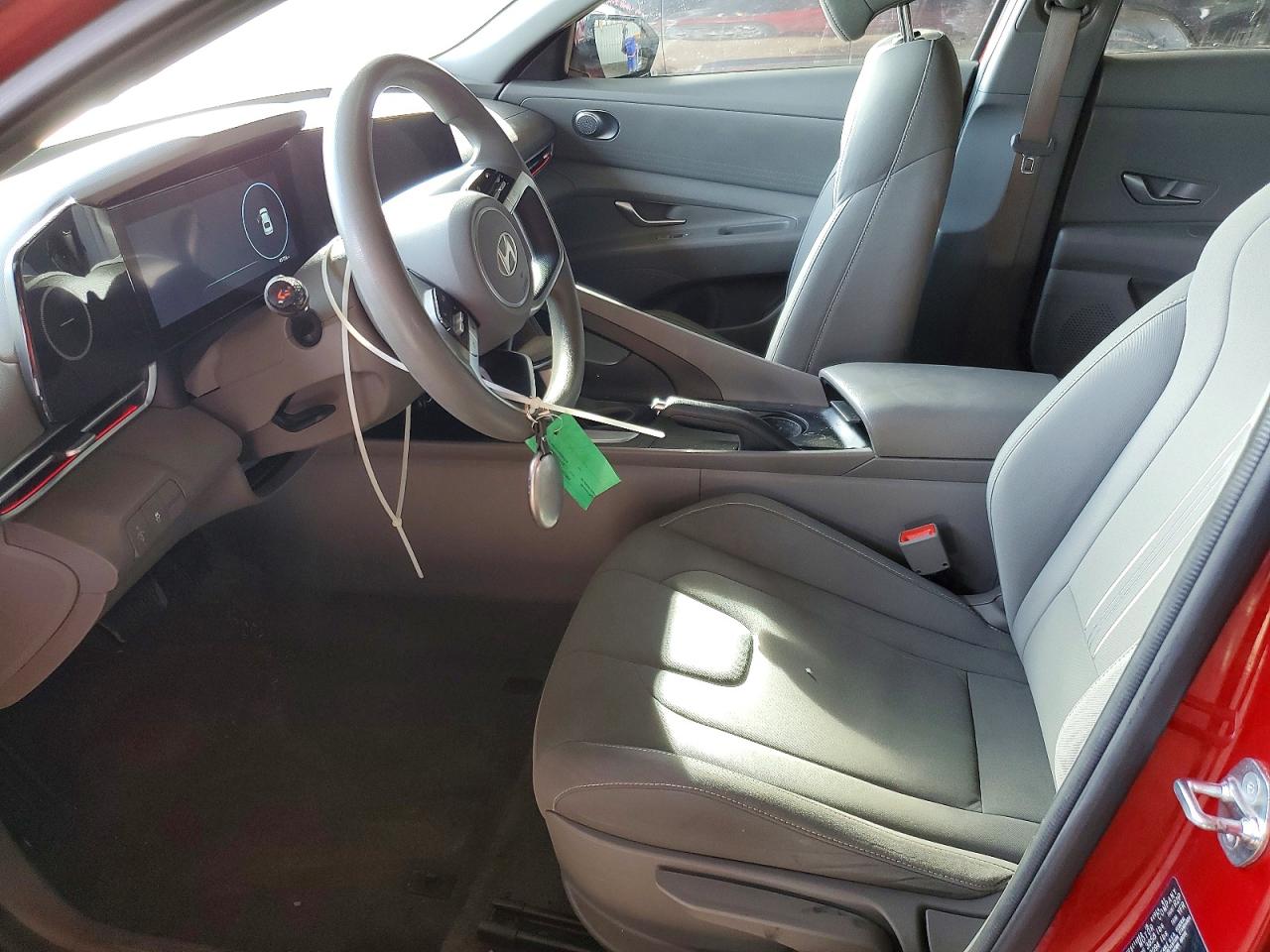 2024 HYUNDAI ELANTRA SEL photo 7