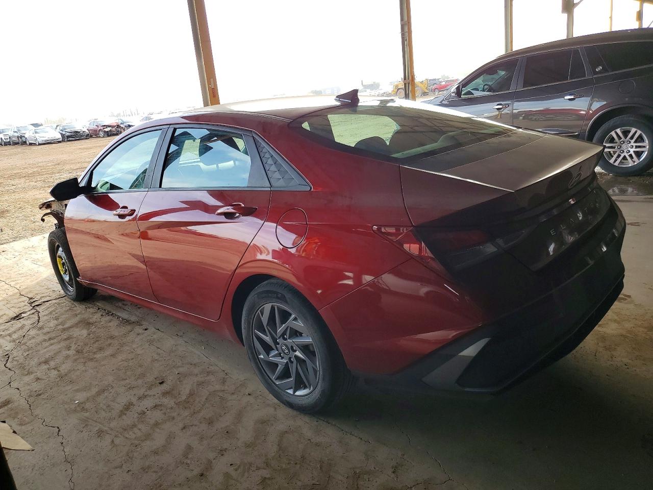 2024 HYUNDAI ELANTRA SEL photo 2