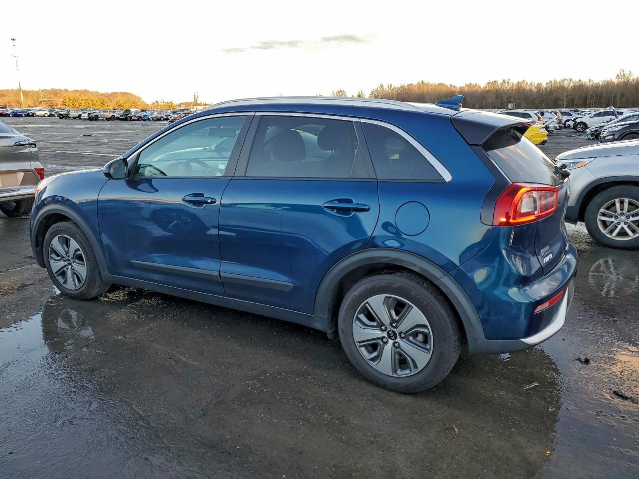 2019 KIA NIRO FE photo 2