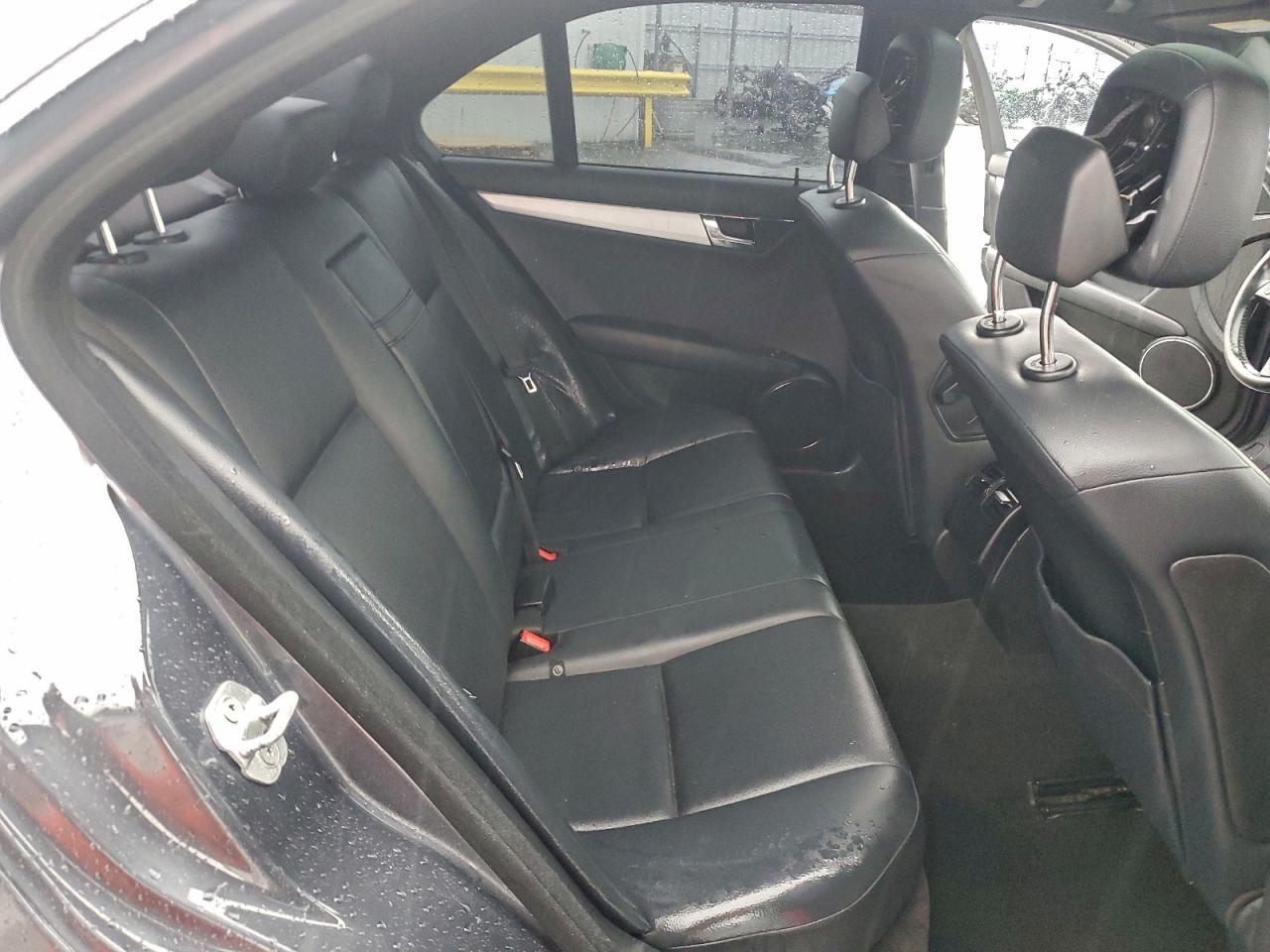 2011 MERCEDES-BENZ C 300 photo 28