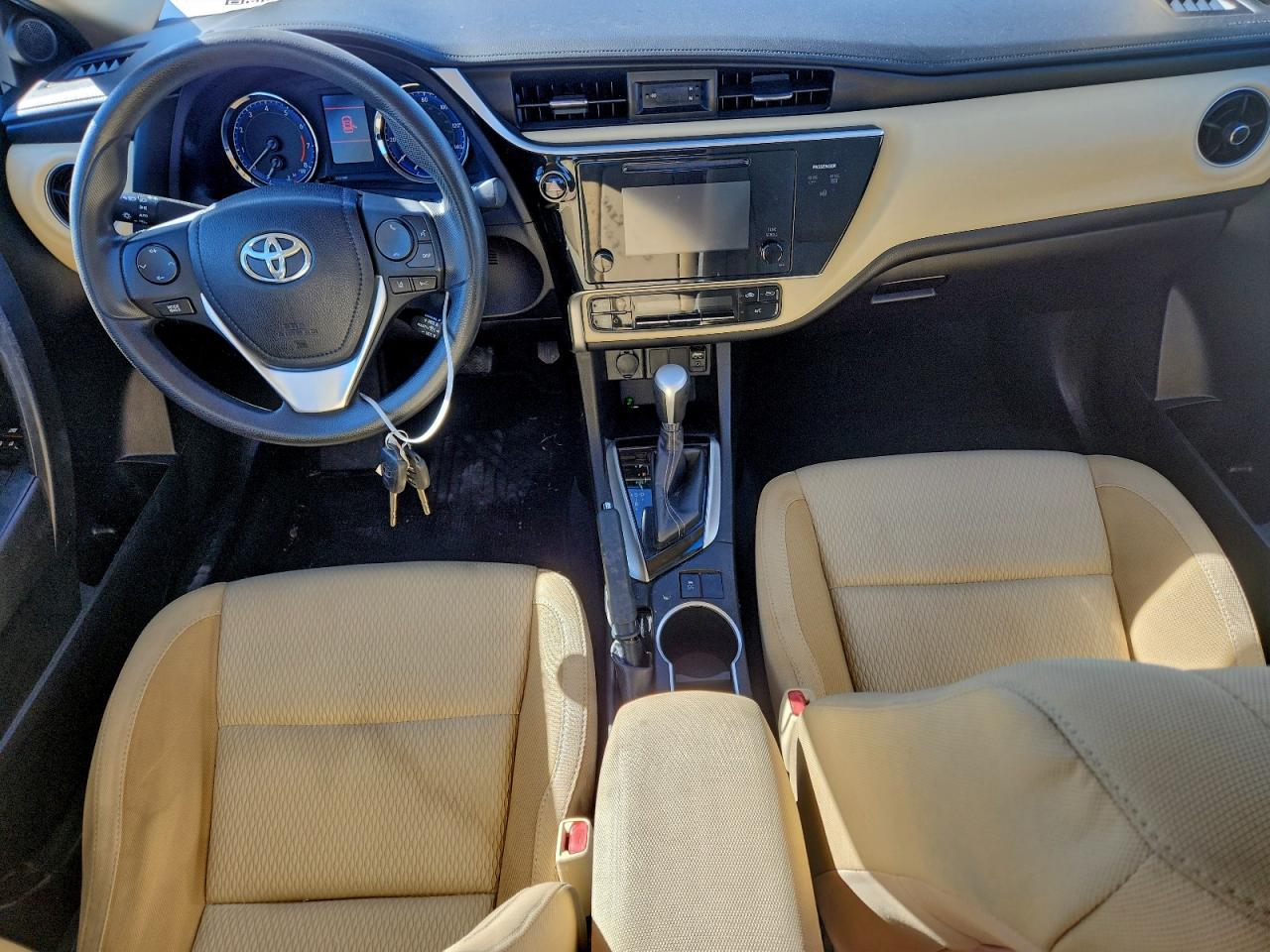 2017 TOYOTA COROLLA L photo 8