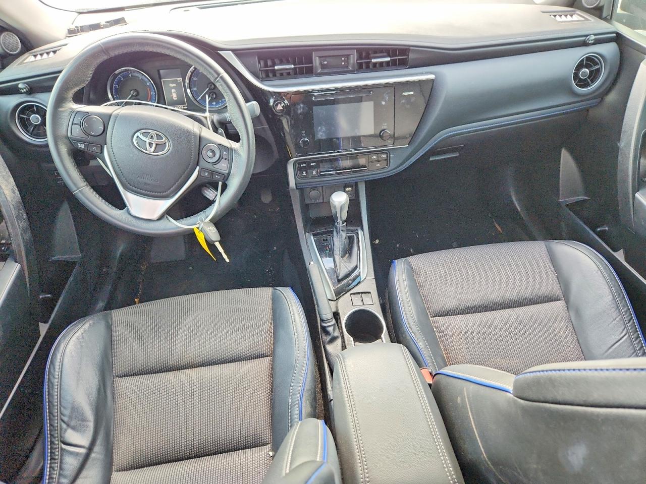 2017 TOYOTA COROLLA L photo 8