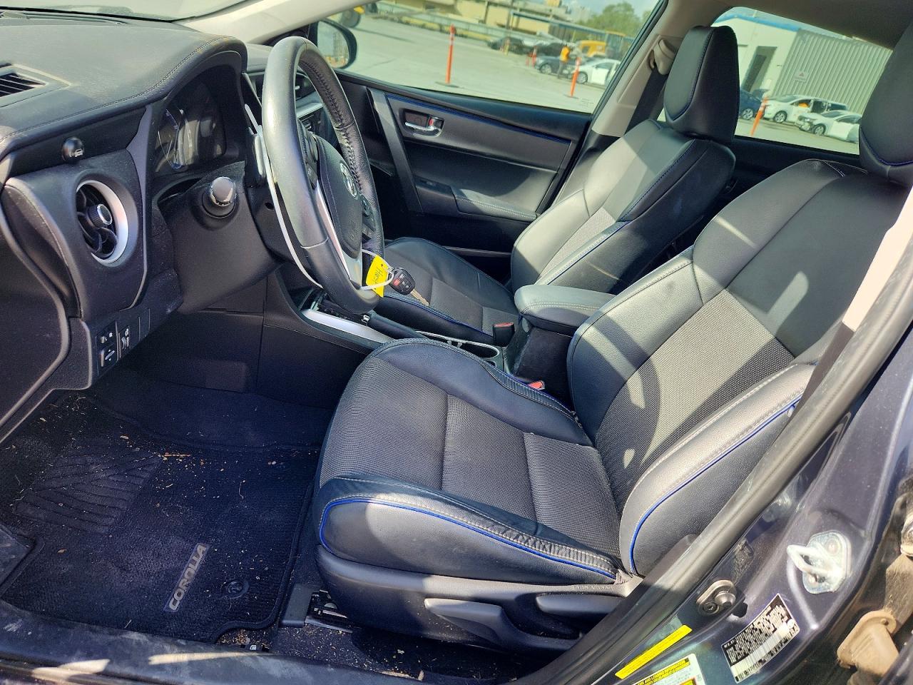 2017 TOYOTA COROLLA L photo 7