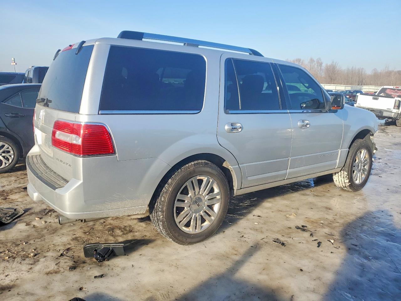 2012 LINCOLN NAVIGATOR photo 3