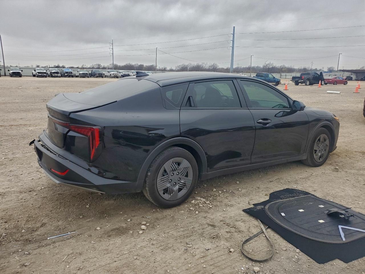 2025 KIA K4 LX photo 3