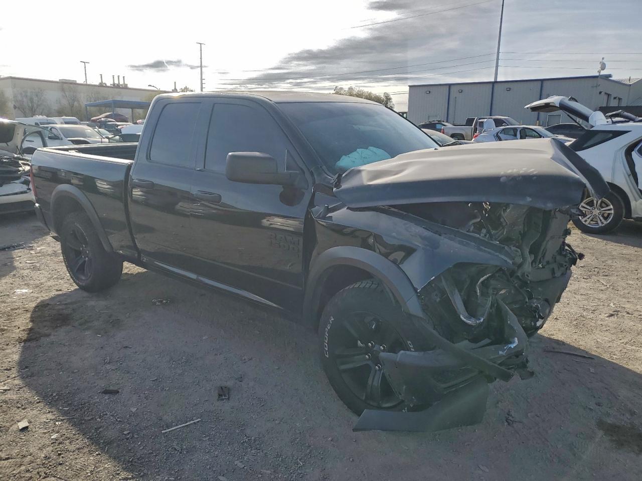 2021 RAM 1500 CLASSIC SLT photo 4