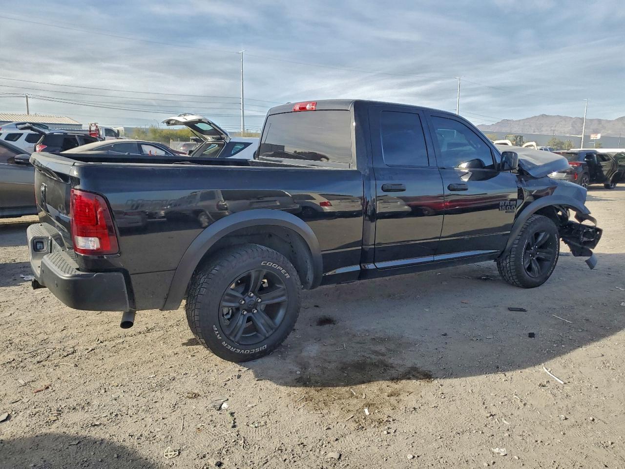 2021 RAM 1500 CLASSIC SLT photo 3