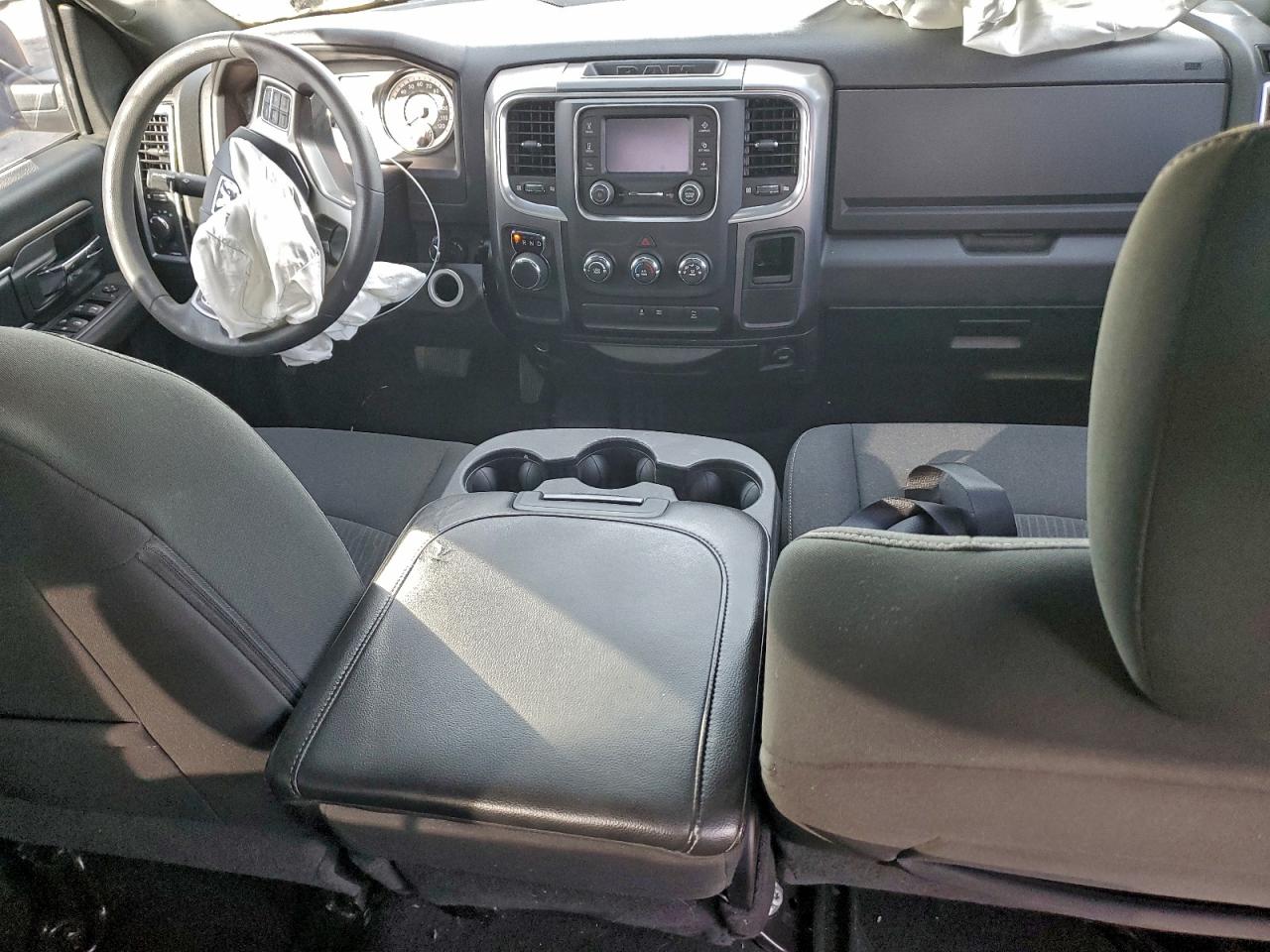 2021 RAM 1500 CLASSIC SLT photo 8