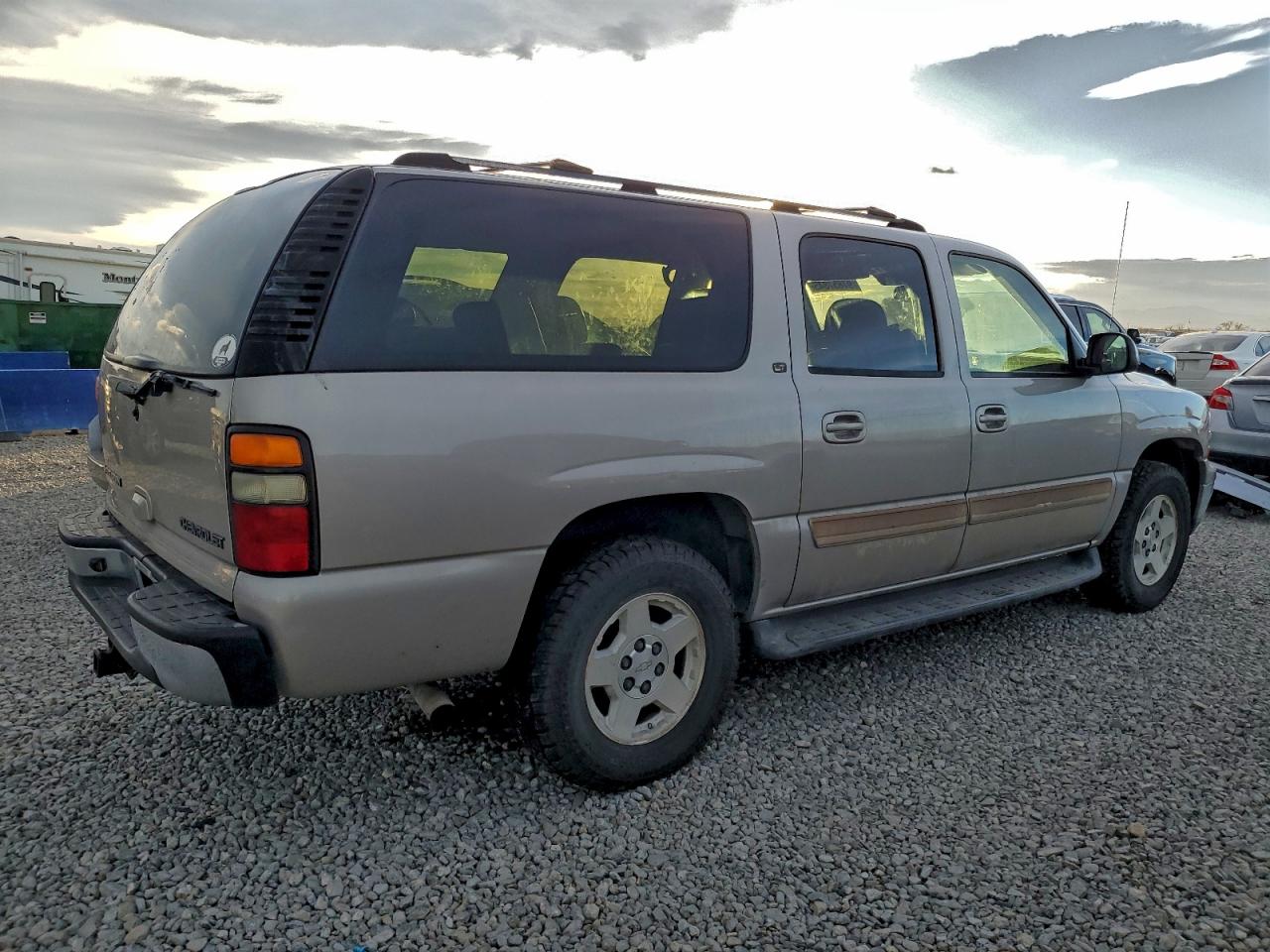 2004 CHEVROLET SUBURBAN K1500 photo 3