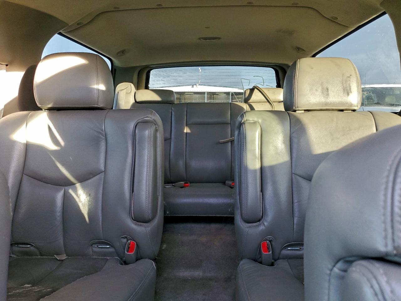 2004 CHEVROLET SUBURBAN K1500 photo 10