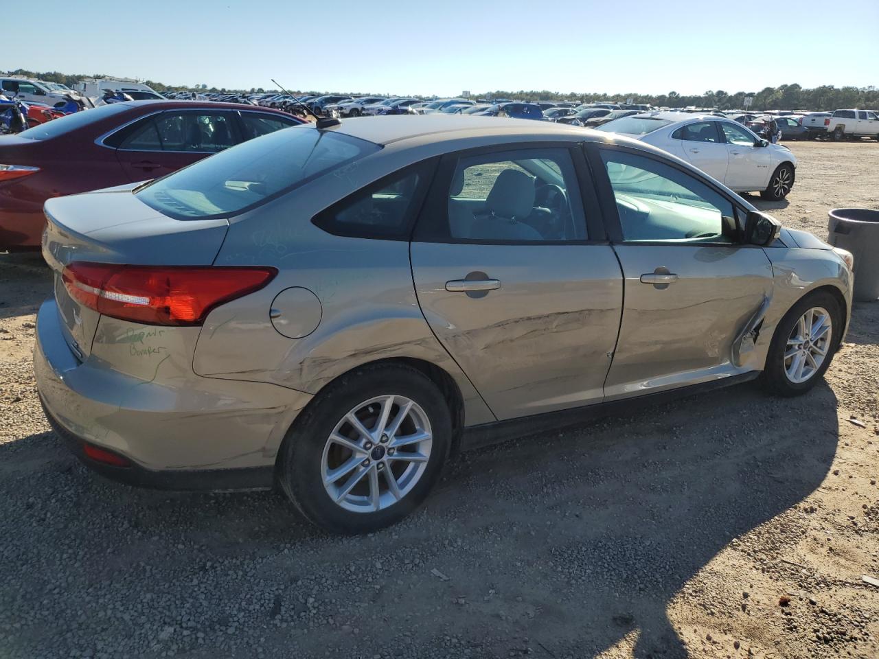2015 FORD FOCUS SE photo 5