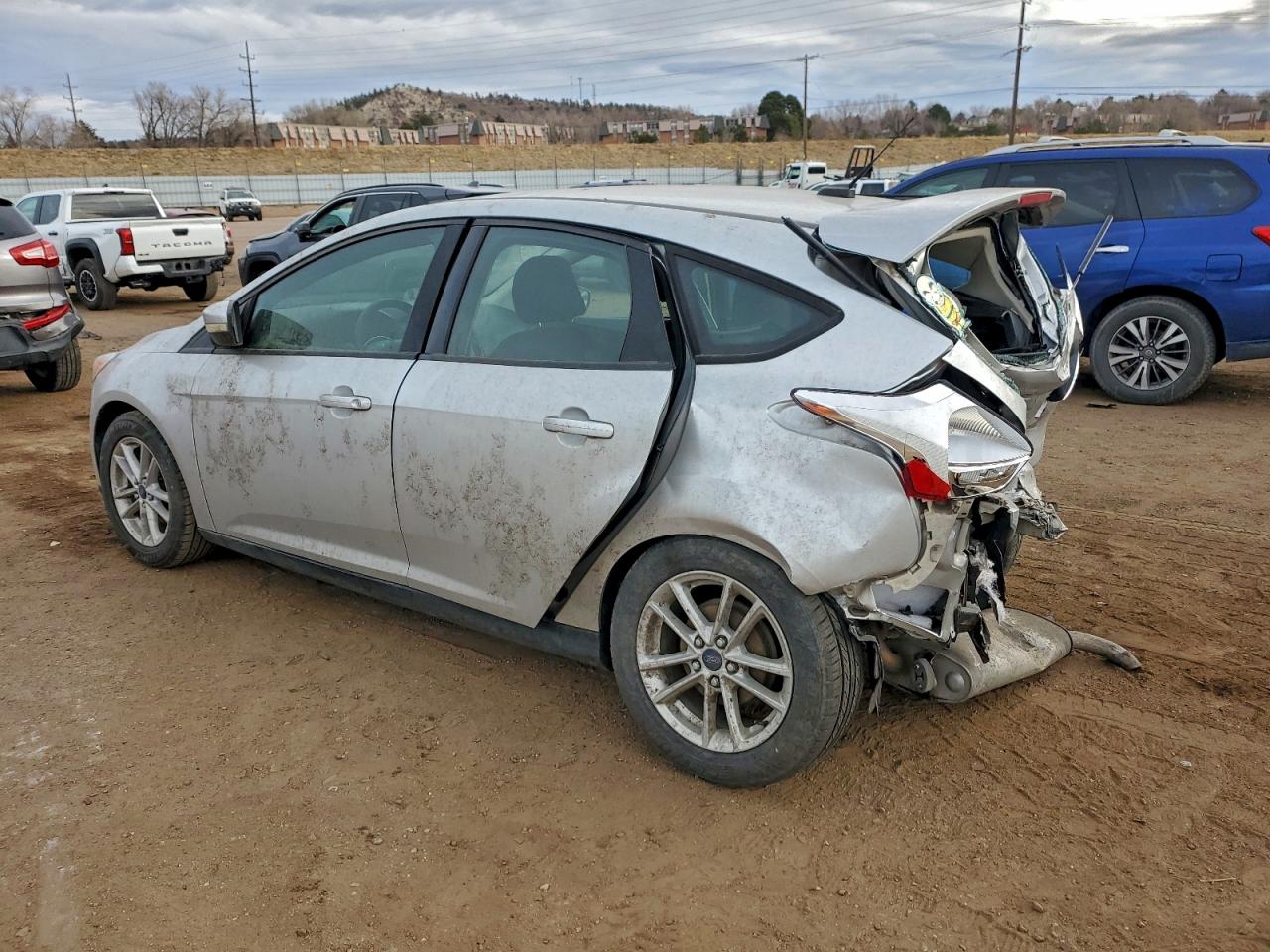 2017 FORD FOCUS SE photo 3