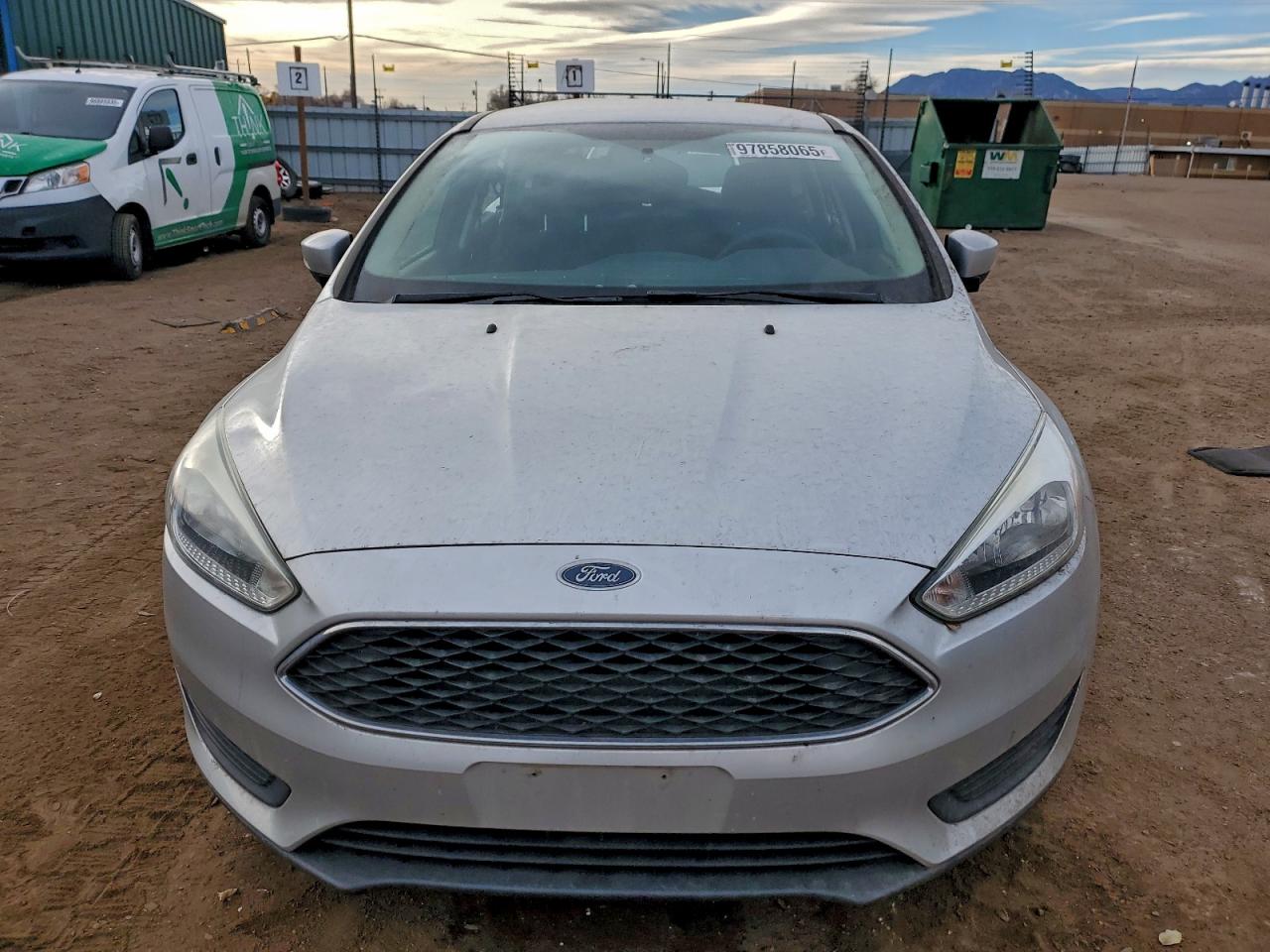 2017 FORD FOCUS SE photo 9
