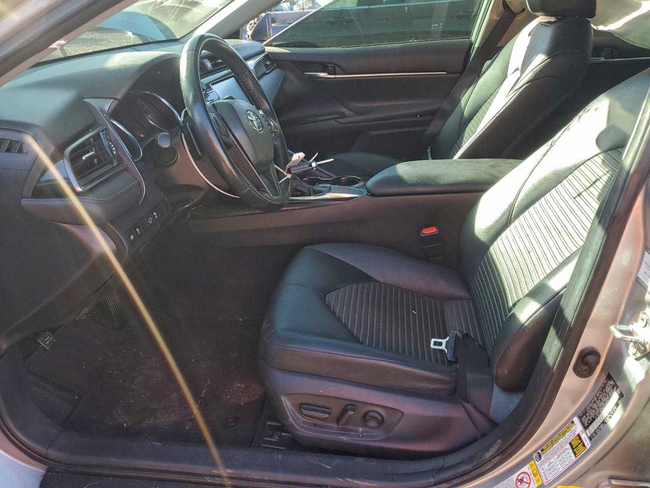 2019 TOYOTA CAMRY L photo 7