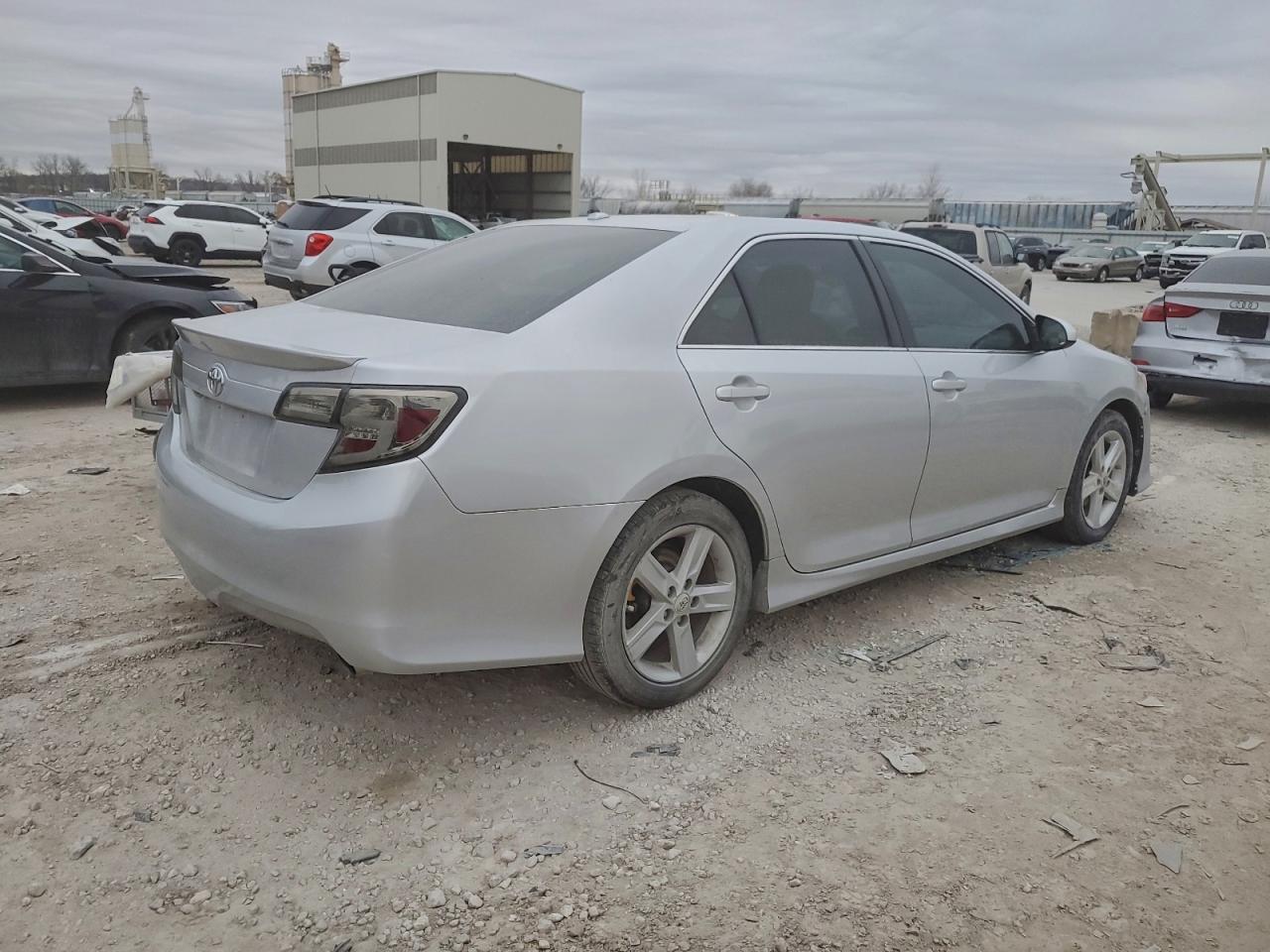 2012 TOYOTA CAMRY BASE photo 5
