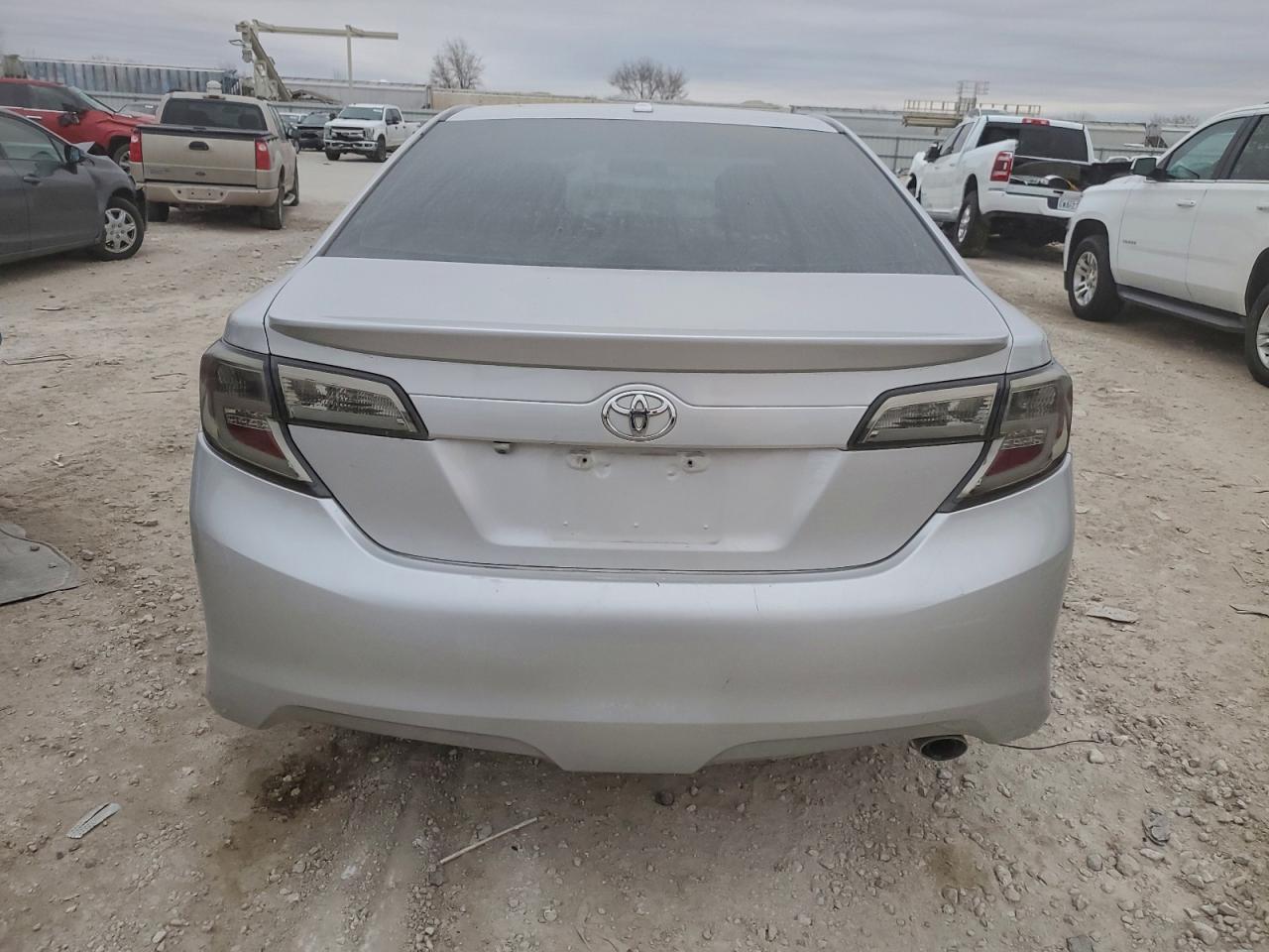 2012 TOYOTA CAMRY BASE photo 11