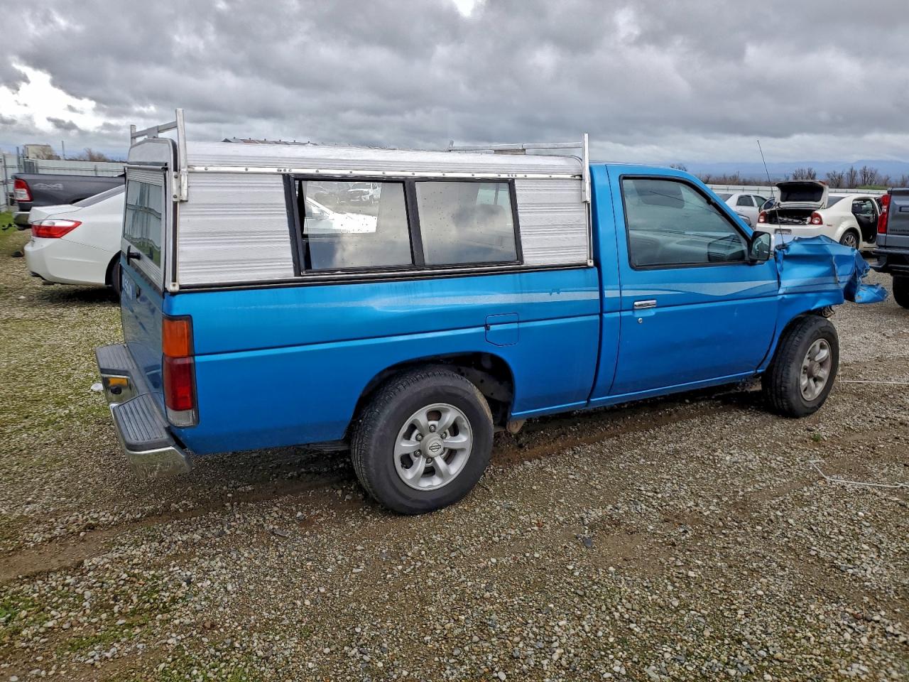 1997 NISSAN TRUCK BASE photo 3