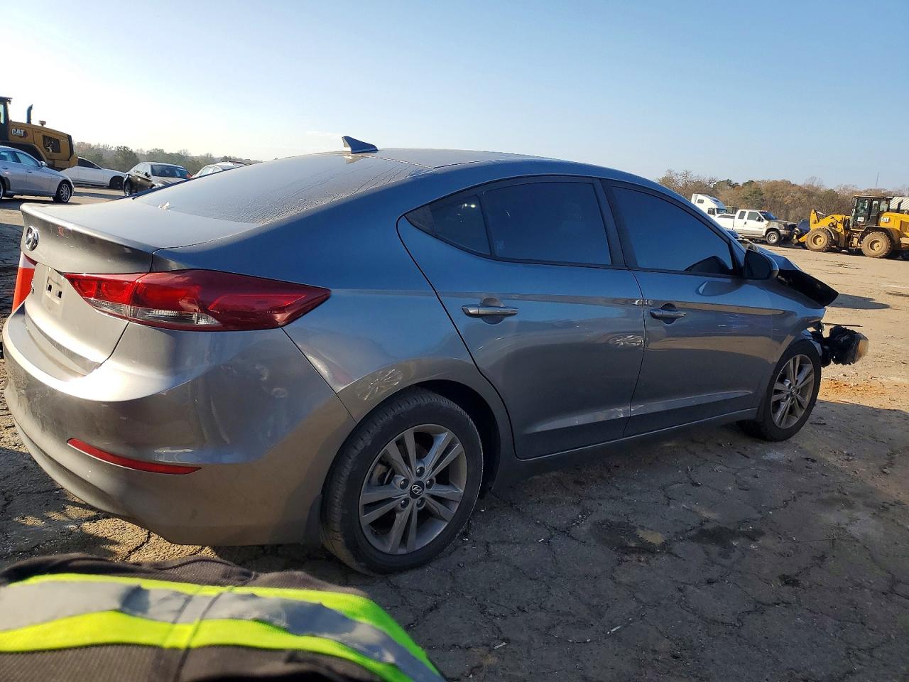 2018 HYUNDAI ELANTRA photo 3