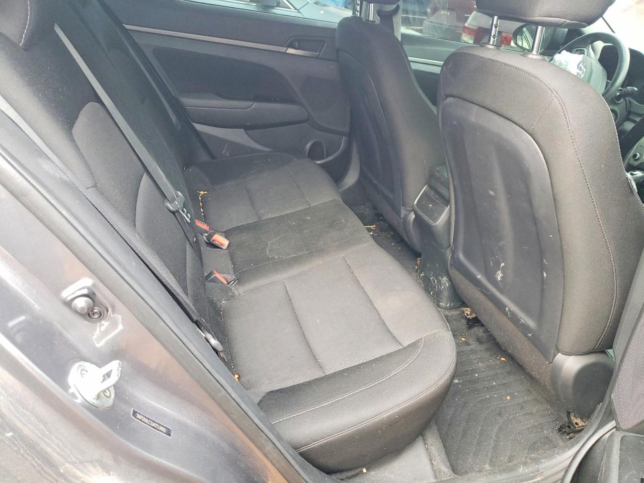 2018 HYUNDAI ELANTRA photo 10