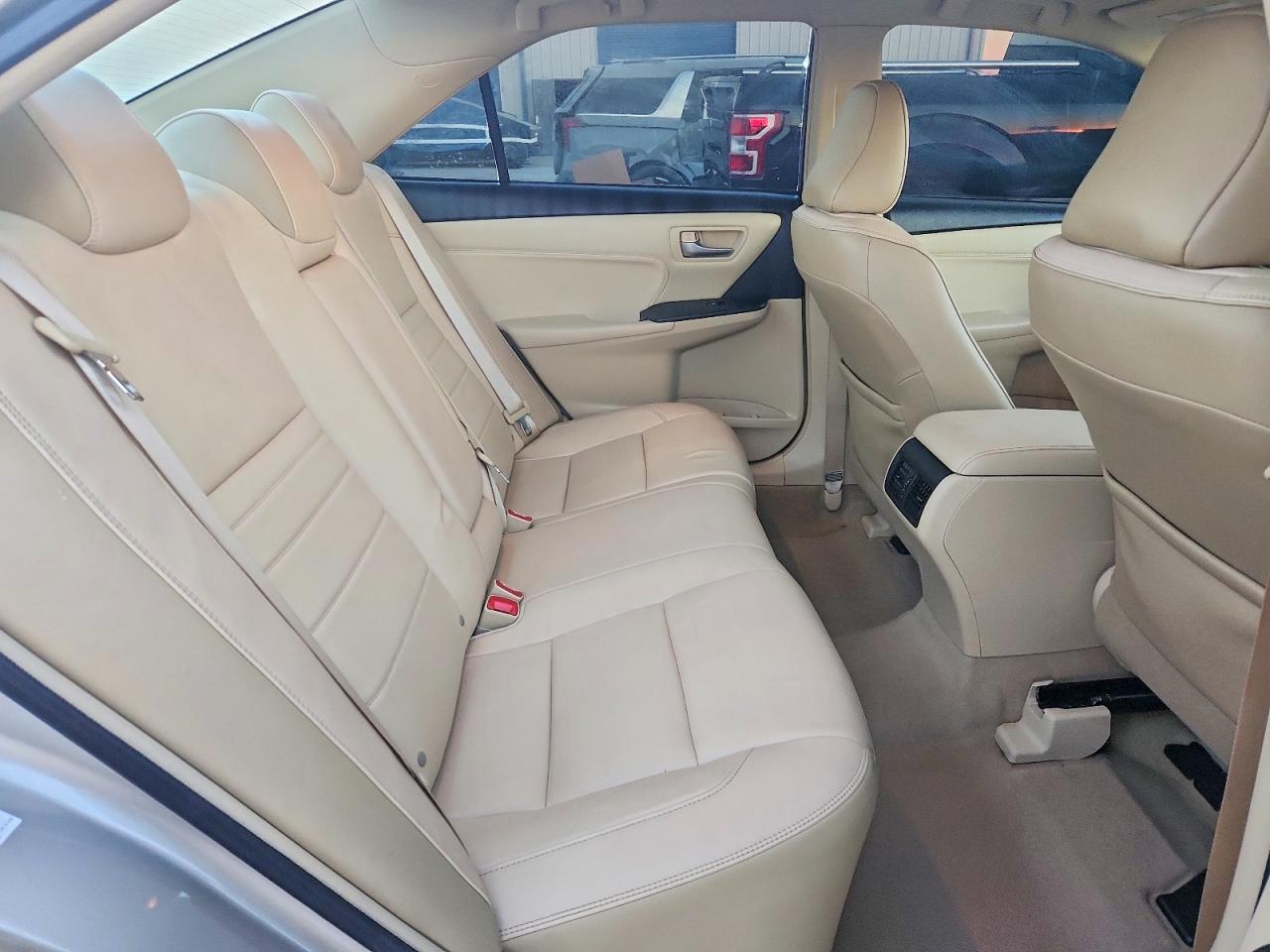 2017 TOYOTA CAMRY LE photo 10