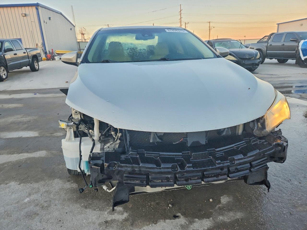 2017 TOYOTA CAMRY LE photo 5
