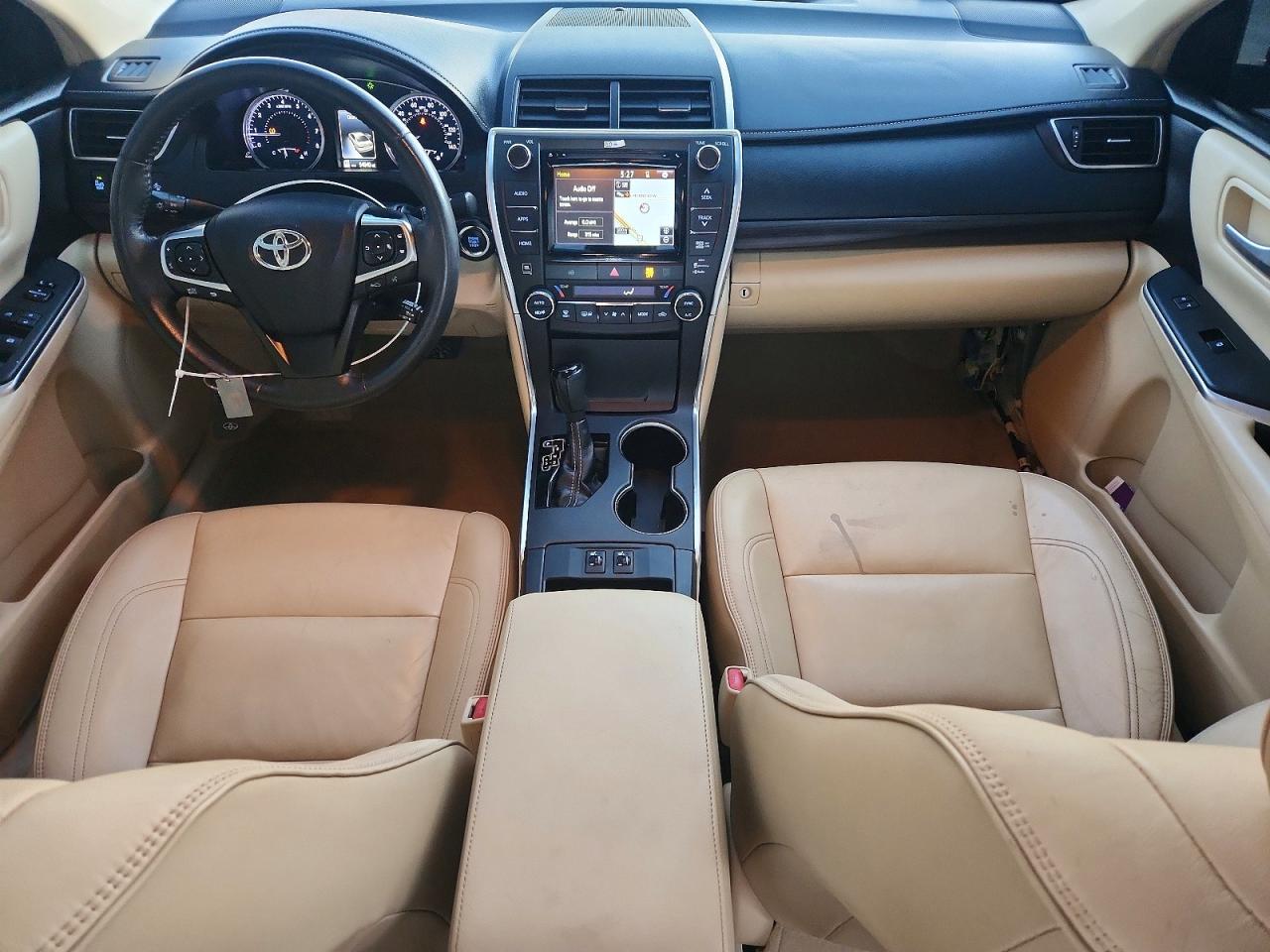 2017 TOYOTA CAMRY LE photo 8