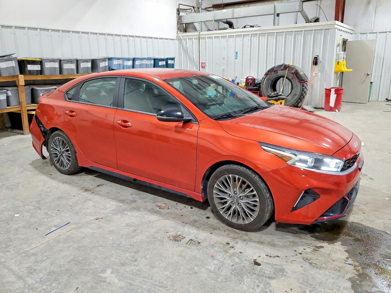 2023 KIA FORTE GT LINE photo 4