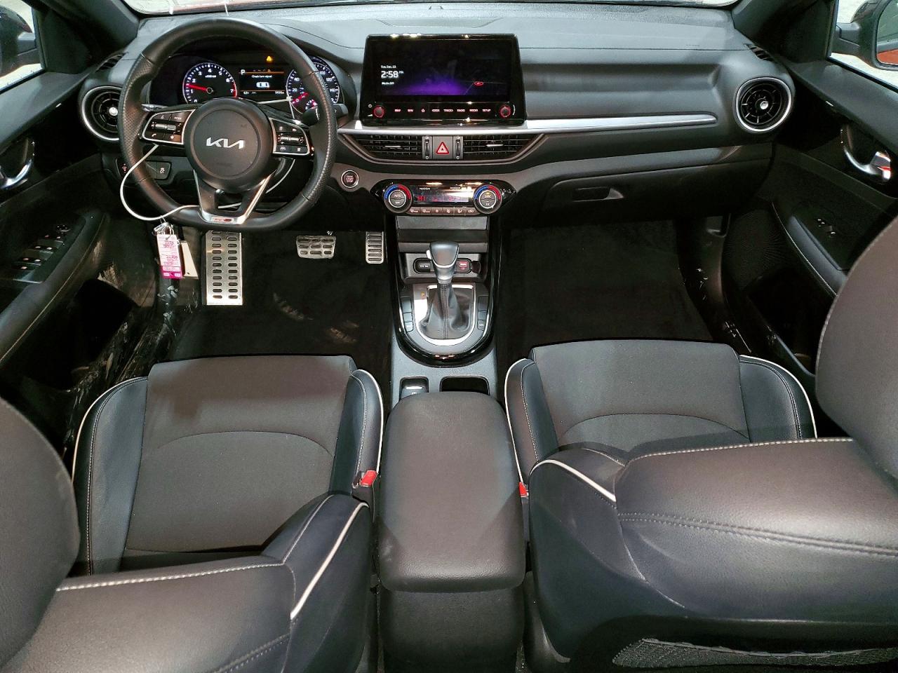 2023 KIA FORTE GT LINE photo 8