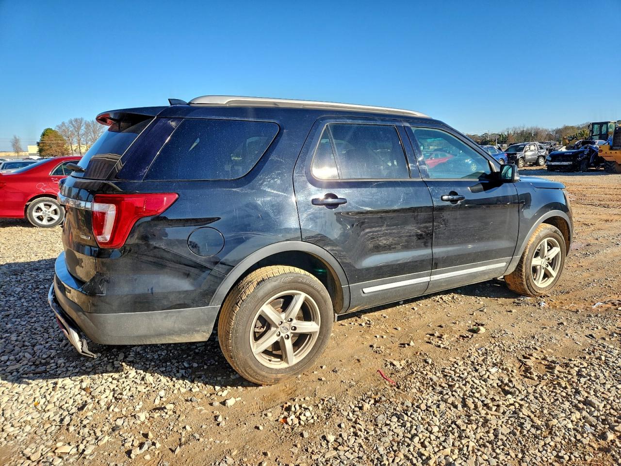 2016 FORD EXPLORER XLT photo 3