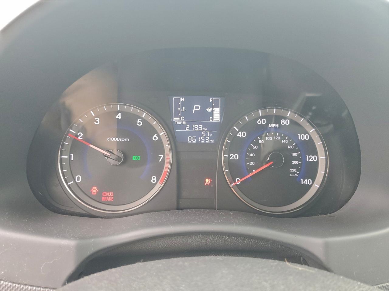2017 HYUNDAI ACCENT SE photo 9