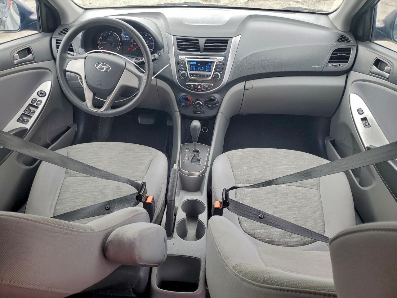 2017 HYUNDAI ACCENT SE photo 8