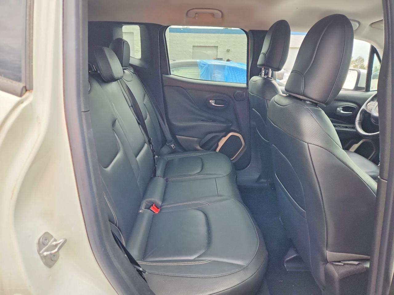 2015 JEEP RENEGADE LIMITED photo 10