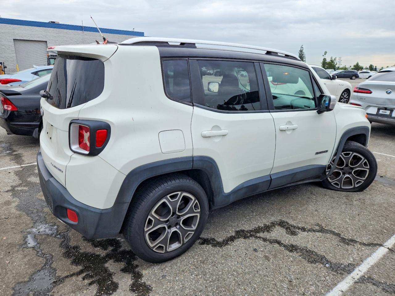 2015 JEEP RENEGADE LIMITED photo 3