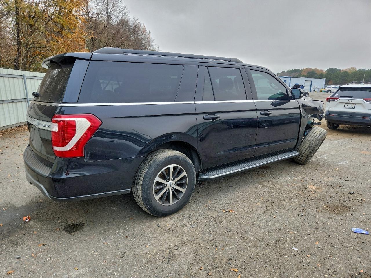 2019 FORD EXPEDITION MAX XLT photo 3