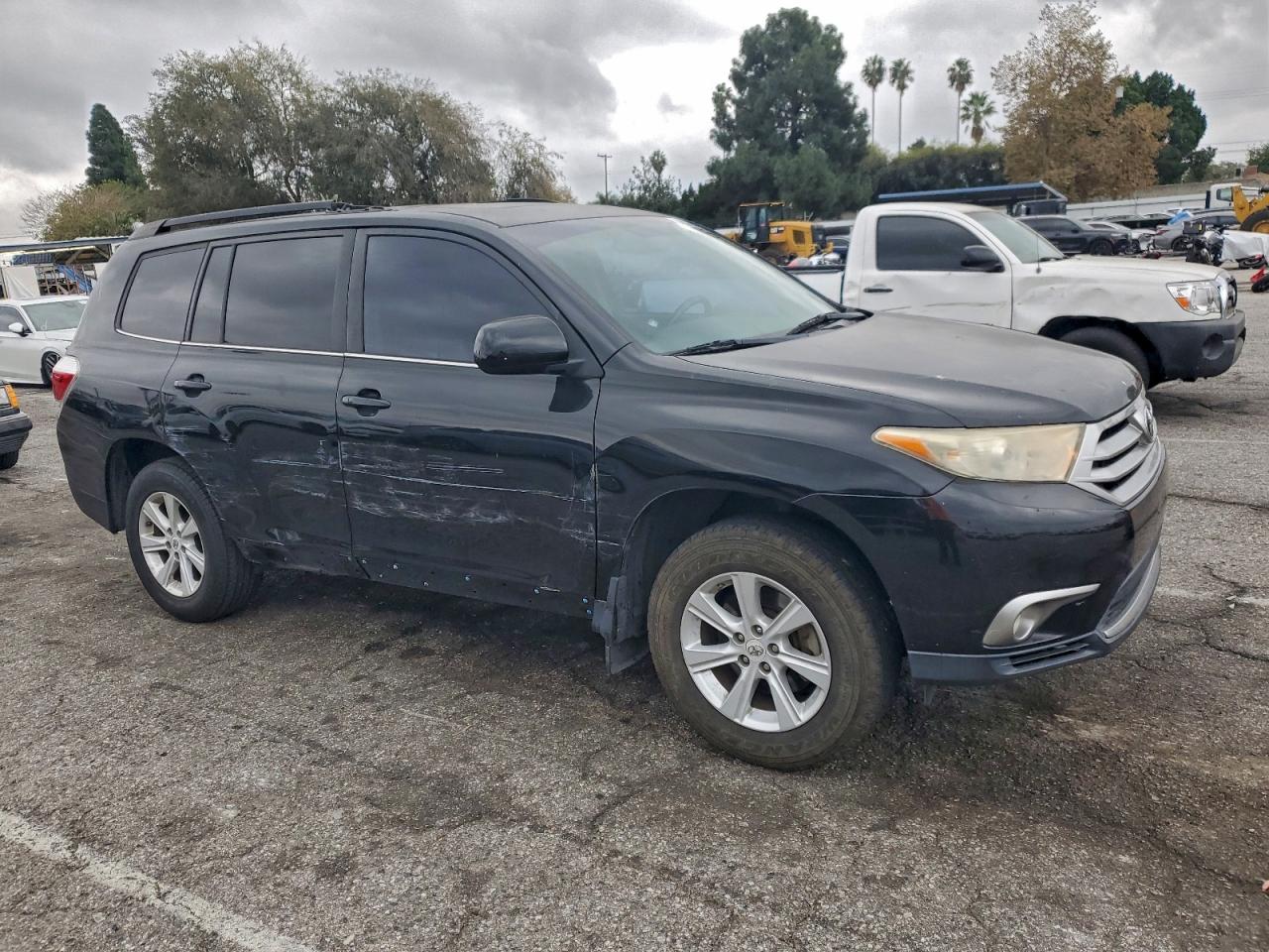 2011 TOYOTA HIGHLANDER BASE photo 4