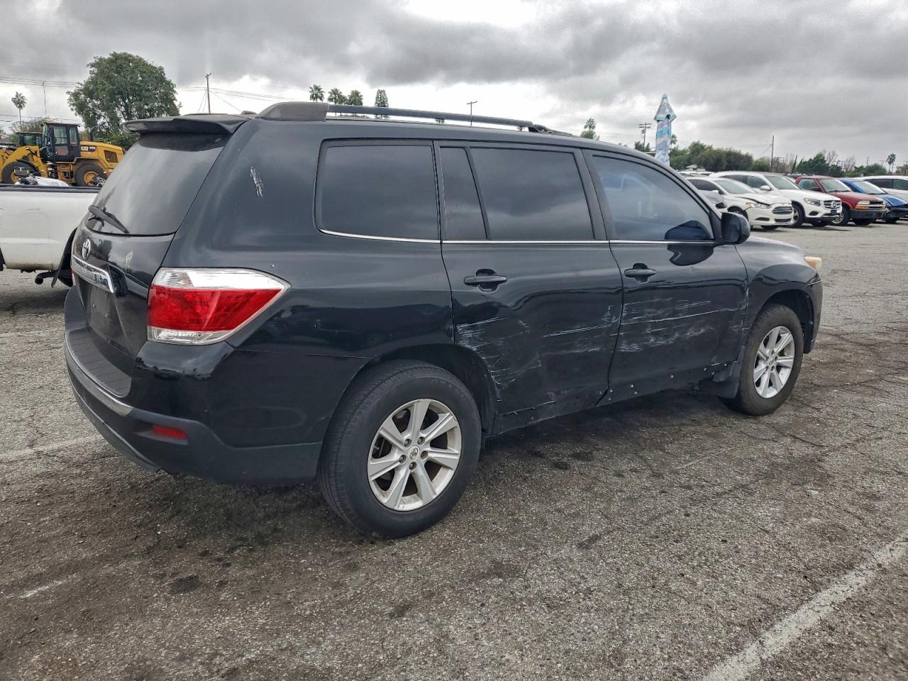 2011 TOYOTA HIGHLANDER BASE photo 3