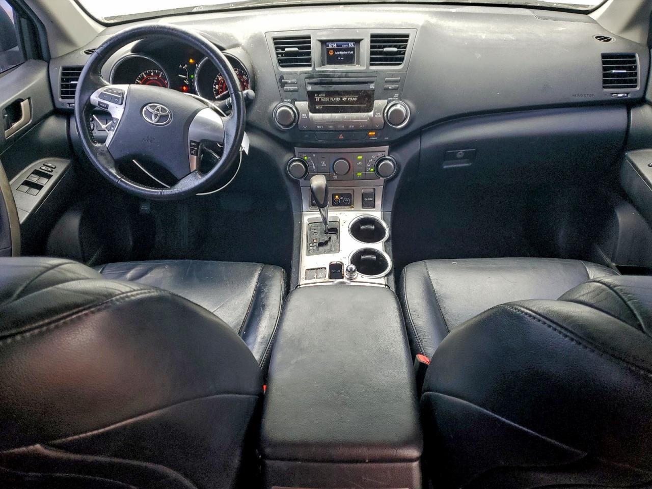 2011 TOYOTA HIGHLANDER BASE photo 8
