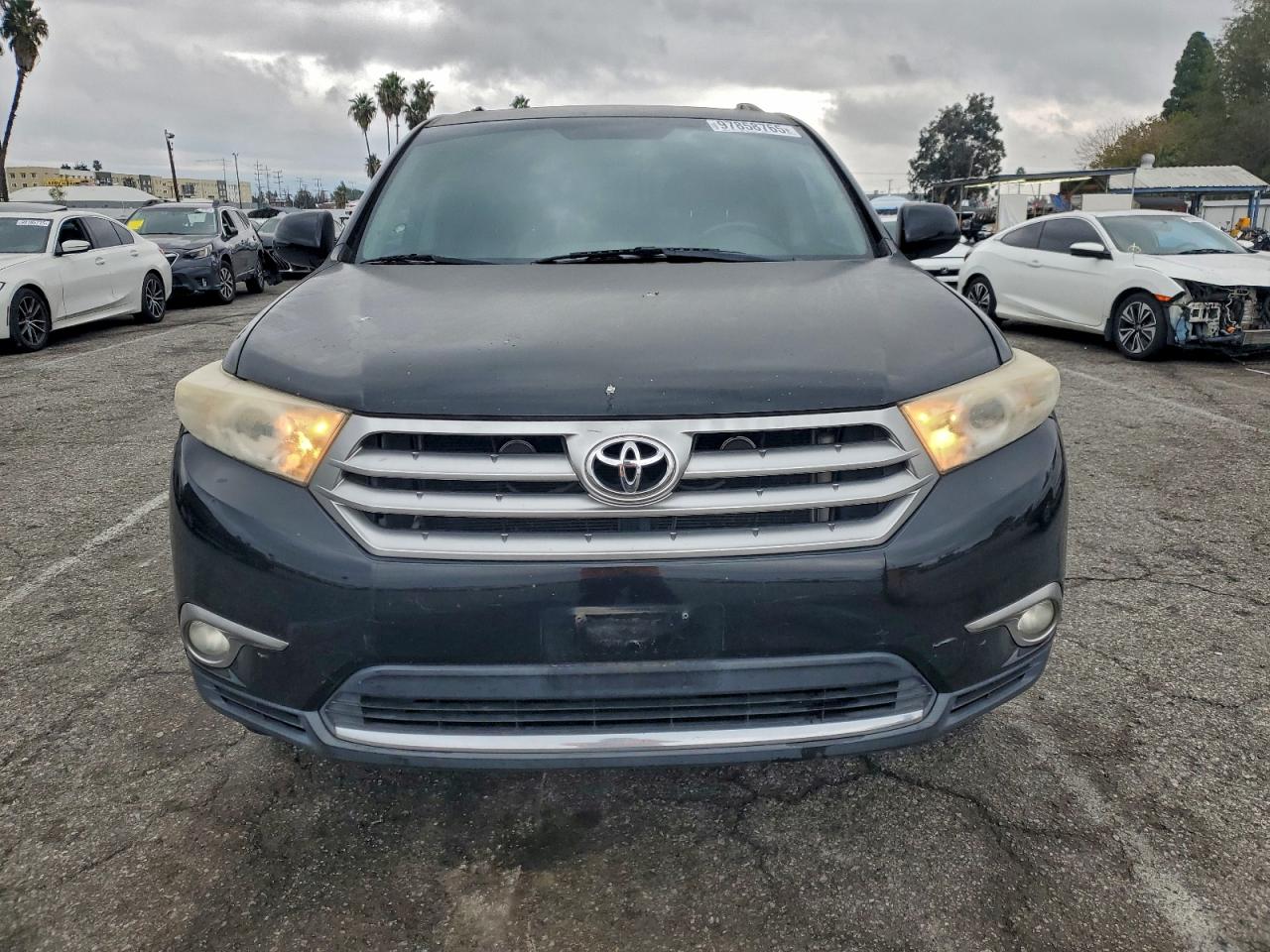 2011 TOYOTA HIGHLANDER BASE photo 5