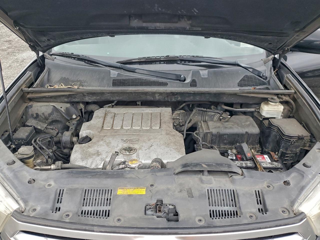 2011 TOYOTA HIGHLANDER BASE photo 12