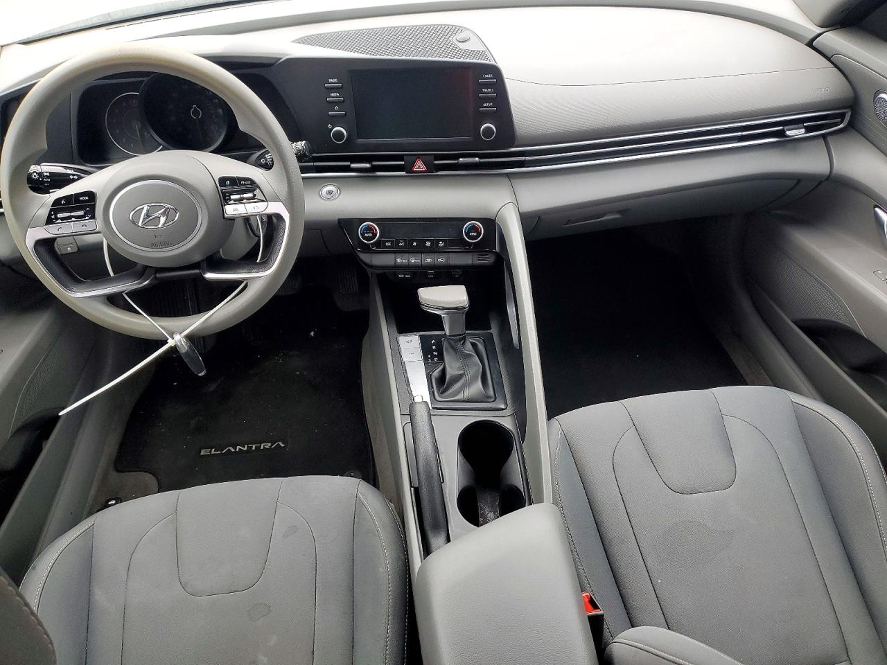 2022 HYUNDAI ELANTRA SEL photo 8