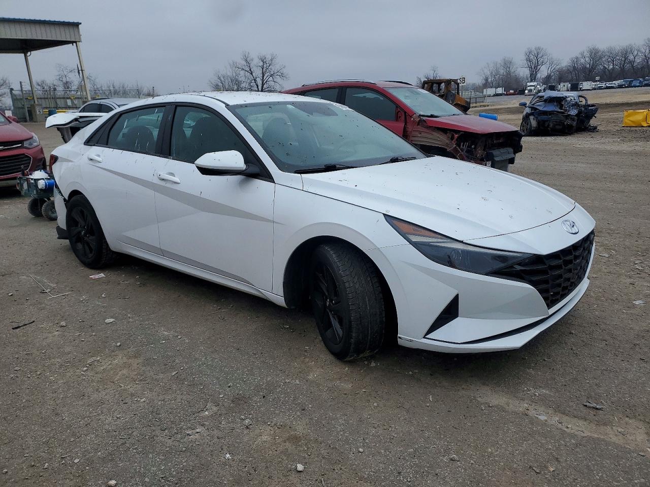 2022 HYUNDAI ELANTRA SEL photo 4