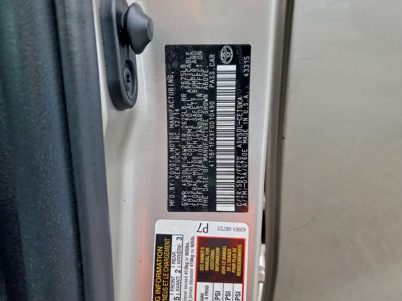 2015 TOYOTA CAMRY LE photo 12