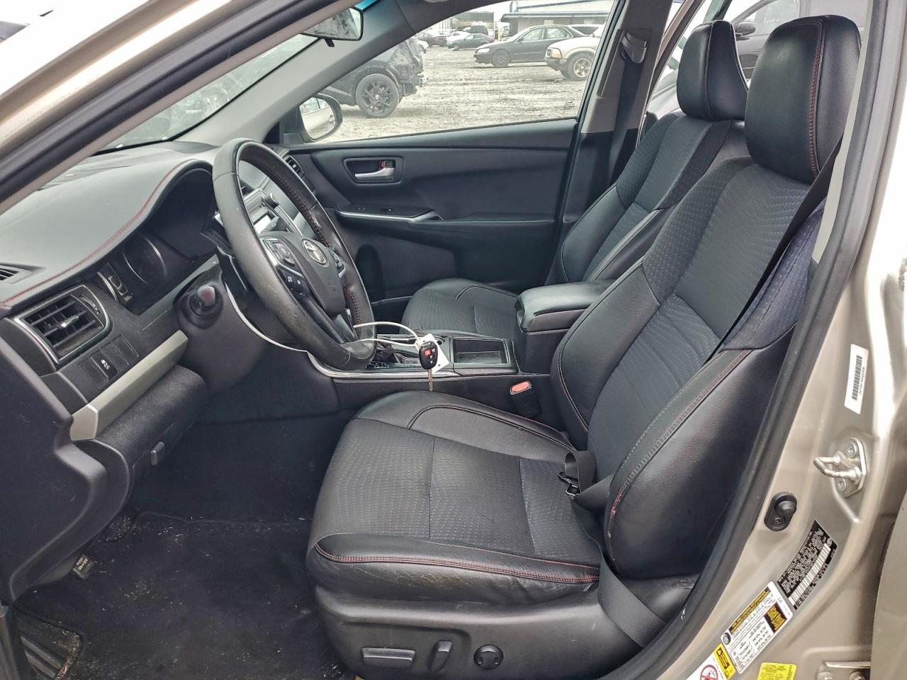 2015 TOYOTA CAMRY LE photo 7